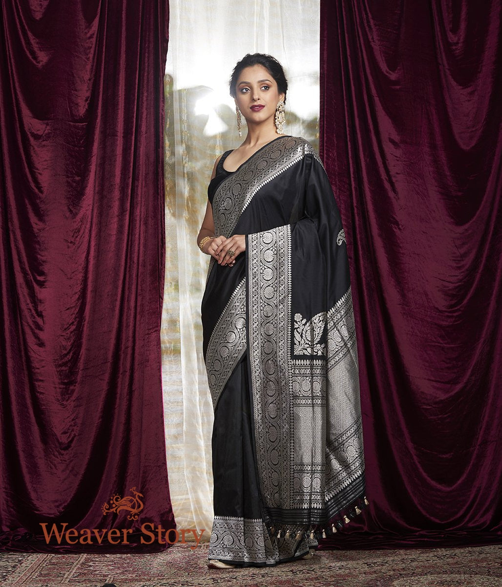 Handwoven_Black_Banarasi_Silk_Saree_with_Konia_WeaverStory_02