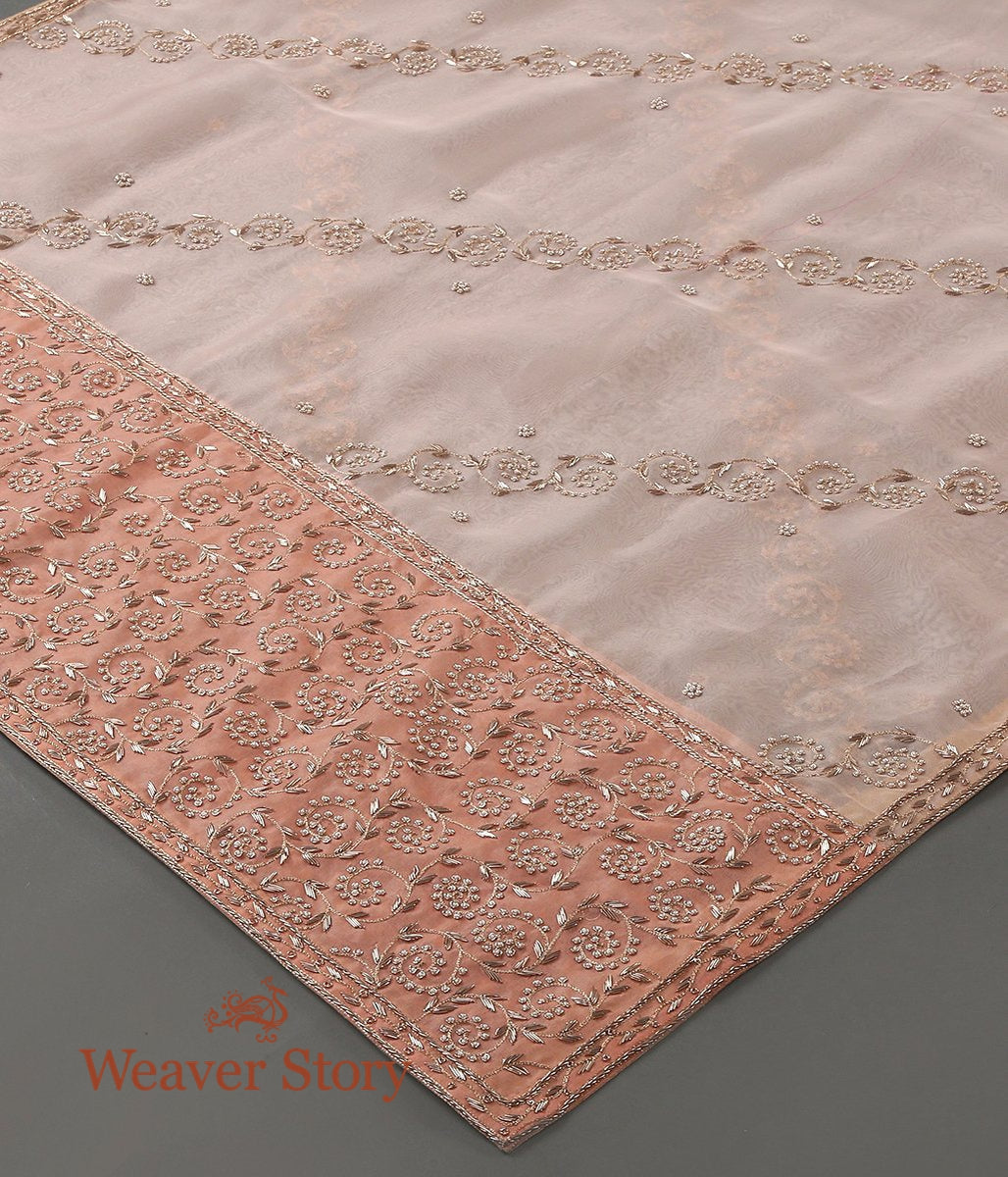 Peach_Zardozi_Work_Dupatta_with_Paisleys_on_Pallu_WeaverStory_02