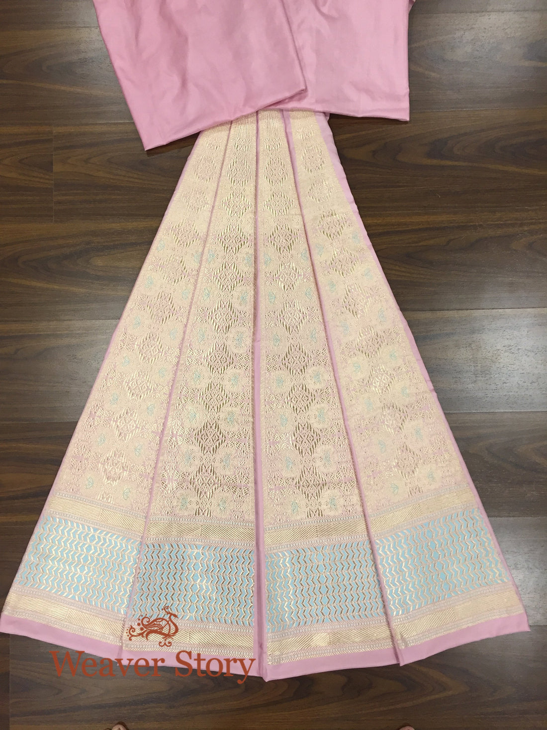 Handloom_Powder_Pink_Heavy_Meenakari_Lehenga_with_Blue_Border_WeaverStory_02