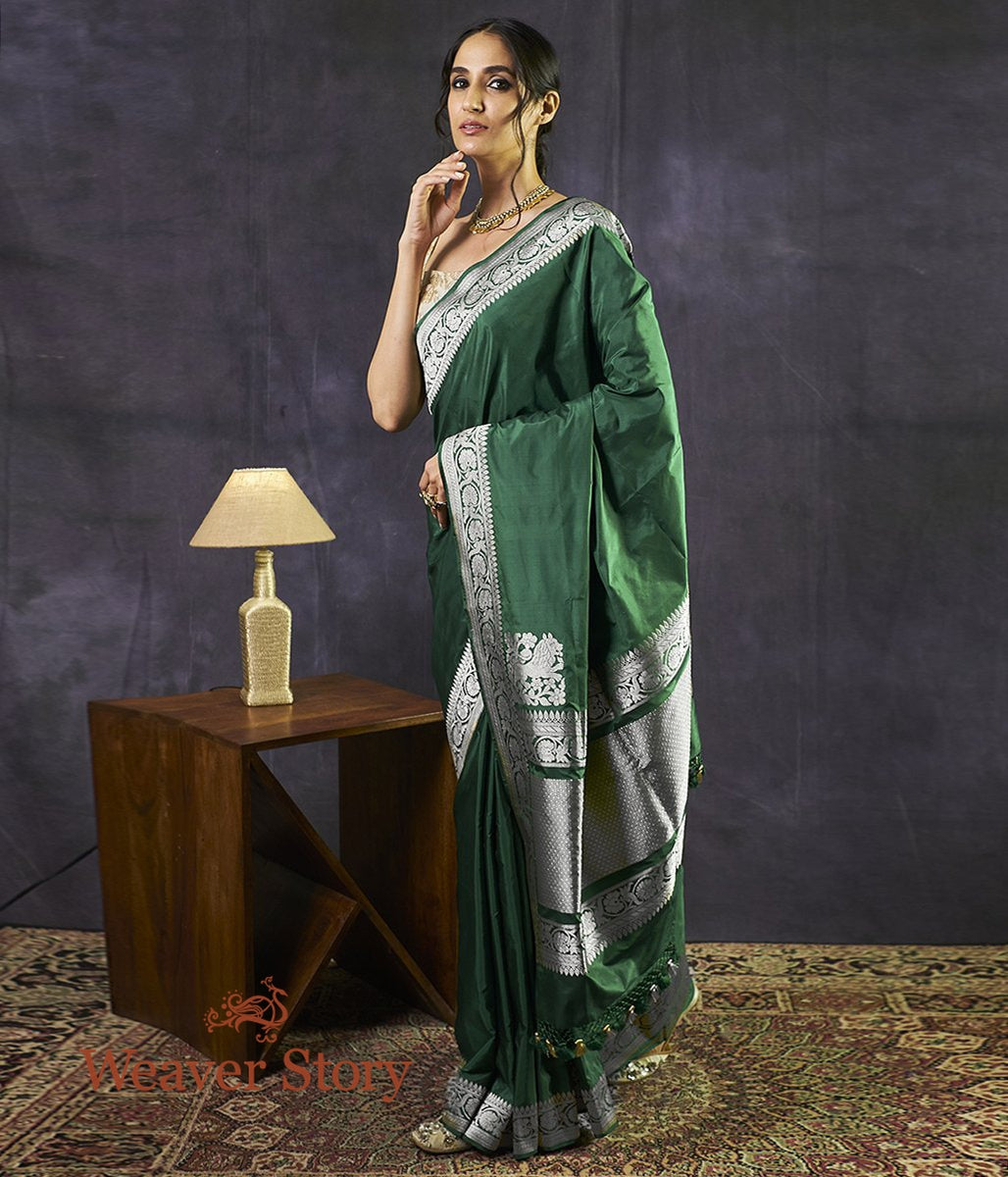 Handwoven_Emerald_Green_Katan_Silk_Saree_with_kadhwa_Border_and_Pallu_WeaverStory_02