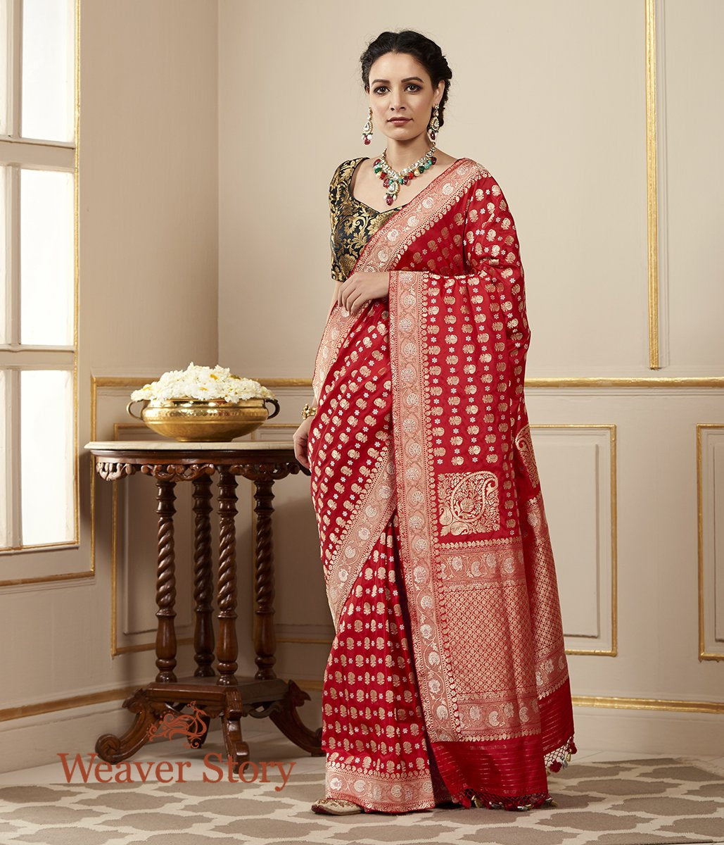 Handloom_Red_Kadhwa_Jangla_Saree_with_Floral_Paisleys_WeaverStory_02