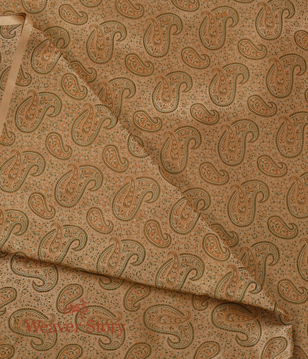 Handloom_Gold_Jamawar_Fabric_with_Paisleys_WeaverStory_02