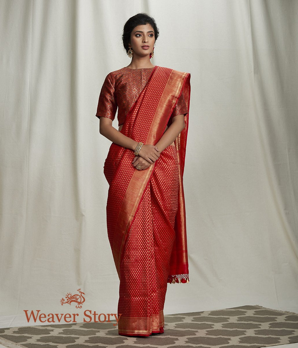 Handwoven_Red_Katan_Zari_Tanchoi_Saree_with_Floral_Booti_WeaverStory_02