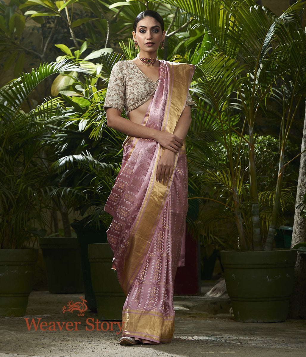 Handloom_Rose_Pink_Mehrab_Boota_Saree_with_Tissue_Weft_WeaverStory_02