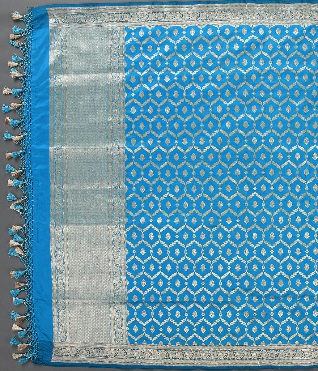 Handloom_Blue_Katan_Silk_Jangla_Dupatta_with_Meenakri_Jaal_WeaverStory_02