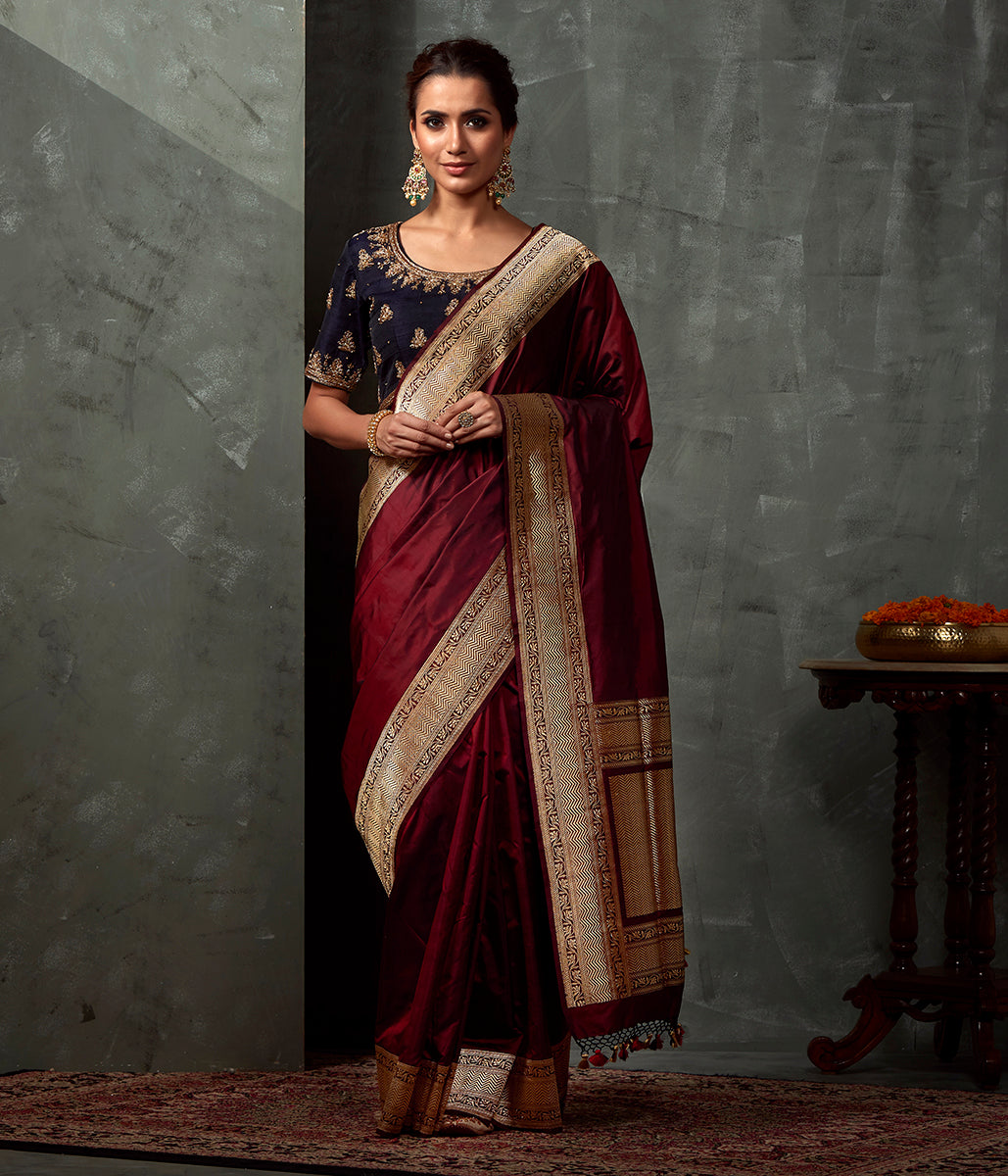 Handwoven_Mahroon_&_Black_Heavy_Zari_Border_Saree_WeaverStory_02
