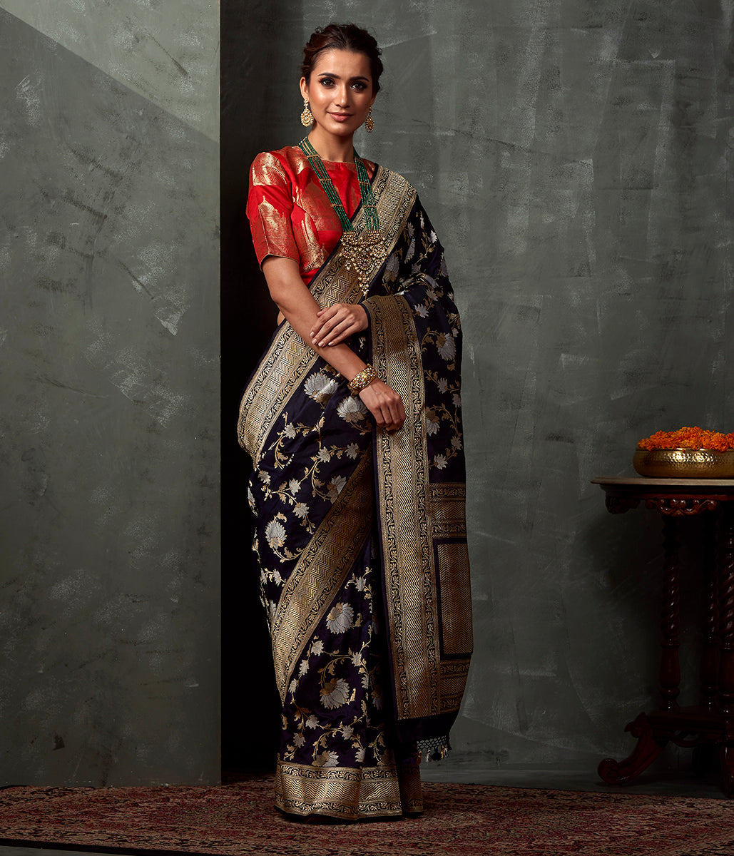 Handwoven_Navy_Blue_Kadhwa_Jangla_Saree_WeaverStory_02