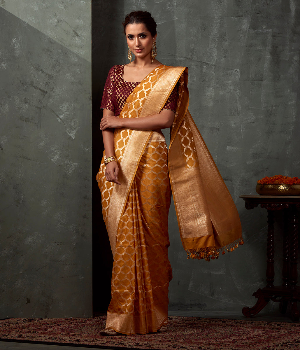 Handwoven_Mustard_Cutwork_Jangla_Saree_WeaverStory_02