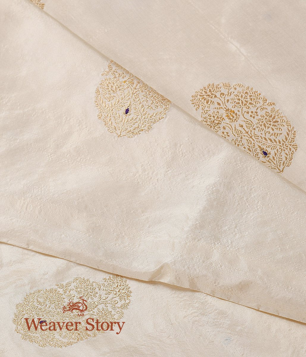 Handloom_Milky_White_Kadhwa_Meenadar_Boota_Fabric_WeaverStory_02
