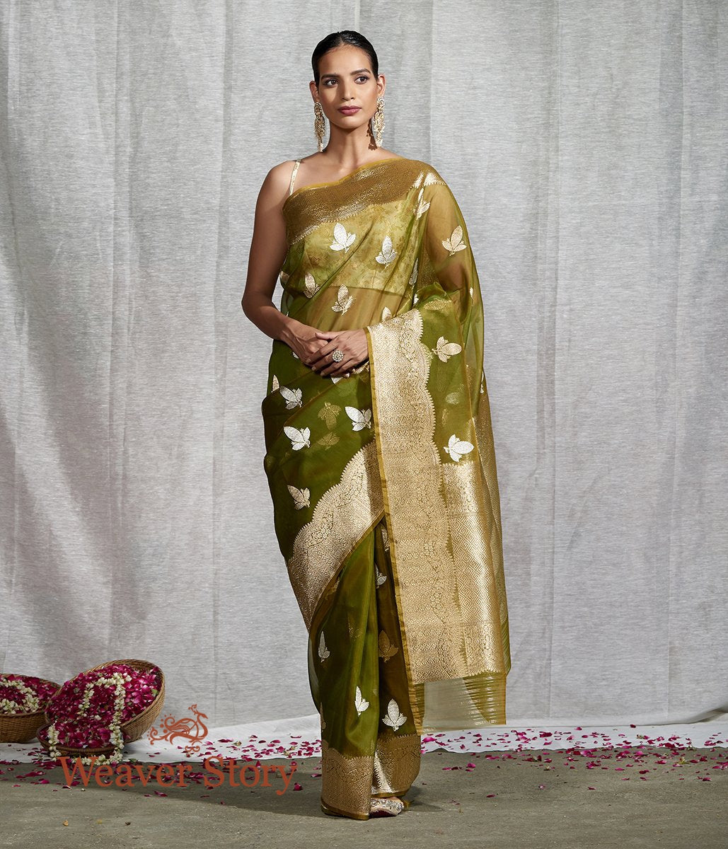 Handwoven_Green_Kora_Silk_Banarasi_Saree_WeaverStory_02