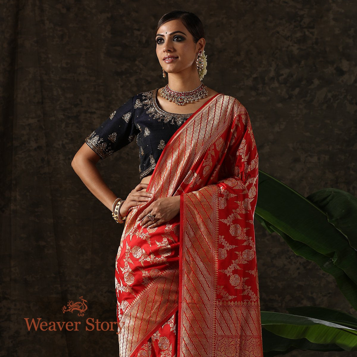 Handloom_Red_Kadhwa_Jangla_Saree_with_a_Diagonally_Woven_Border_WeaverStory_01