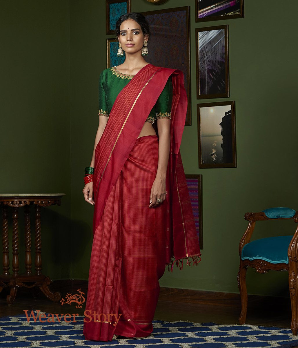 Handwoven_Red_All_Over_Checks_with_Plain_Border_Kanjivaram_Saree_WeaverStory_02