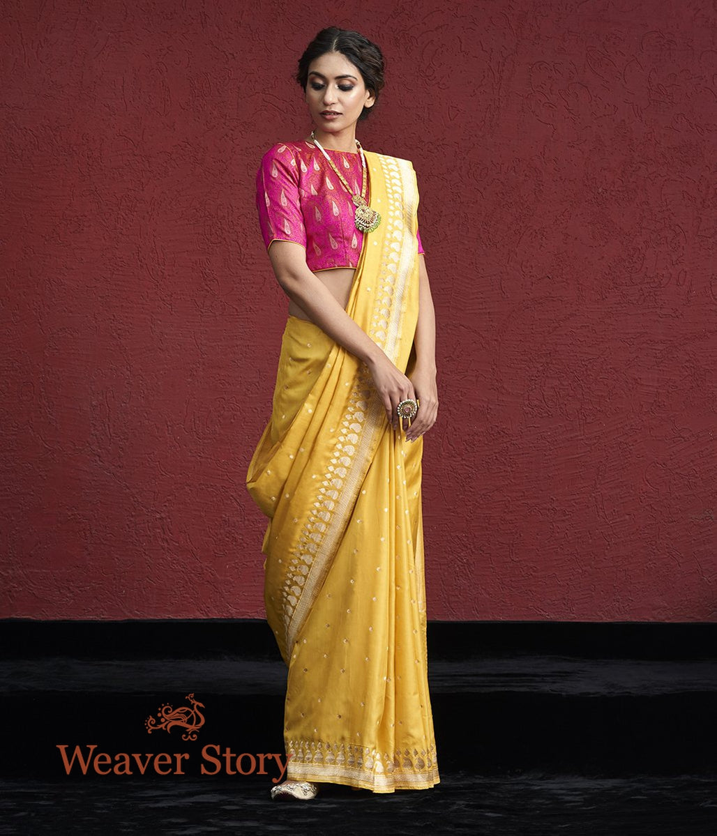 Handloom_Mustard_Asharfi_Booti_Ektara_Banarasi_Saree_WeaverStory_02