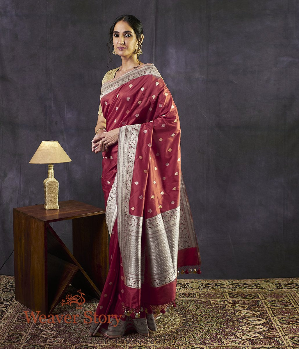 Handloom_Red_Kadhwa_Booti_Saree_WeaverStory_02