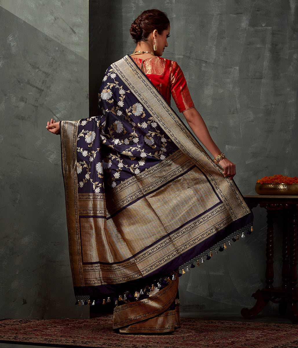 Handwoven_Navy_Blue_Kadhwa_Jangla_Saree_WeaverStory_03