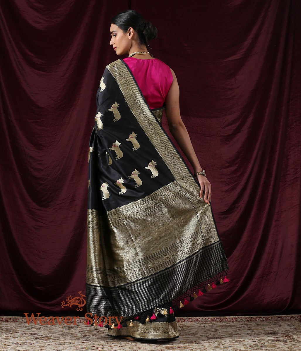 Handwoven_Black_Banarasi_Saree_with_Nandi_Motif_WeaverStory_03
