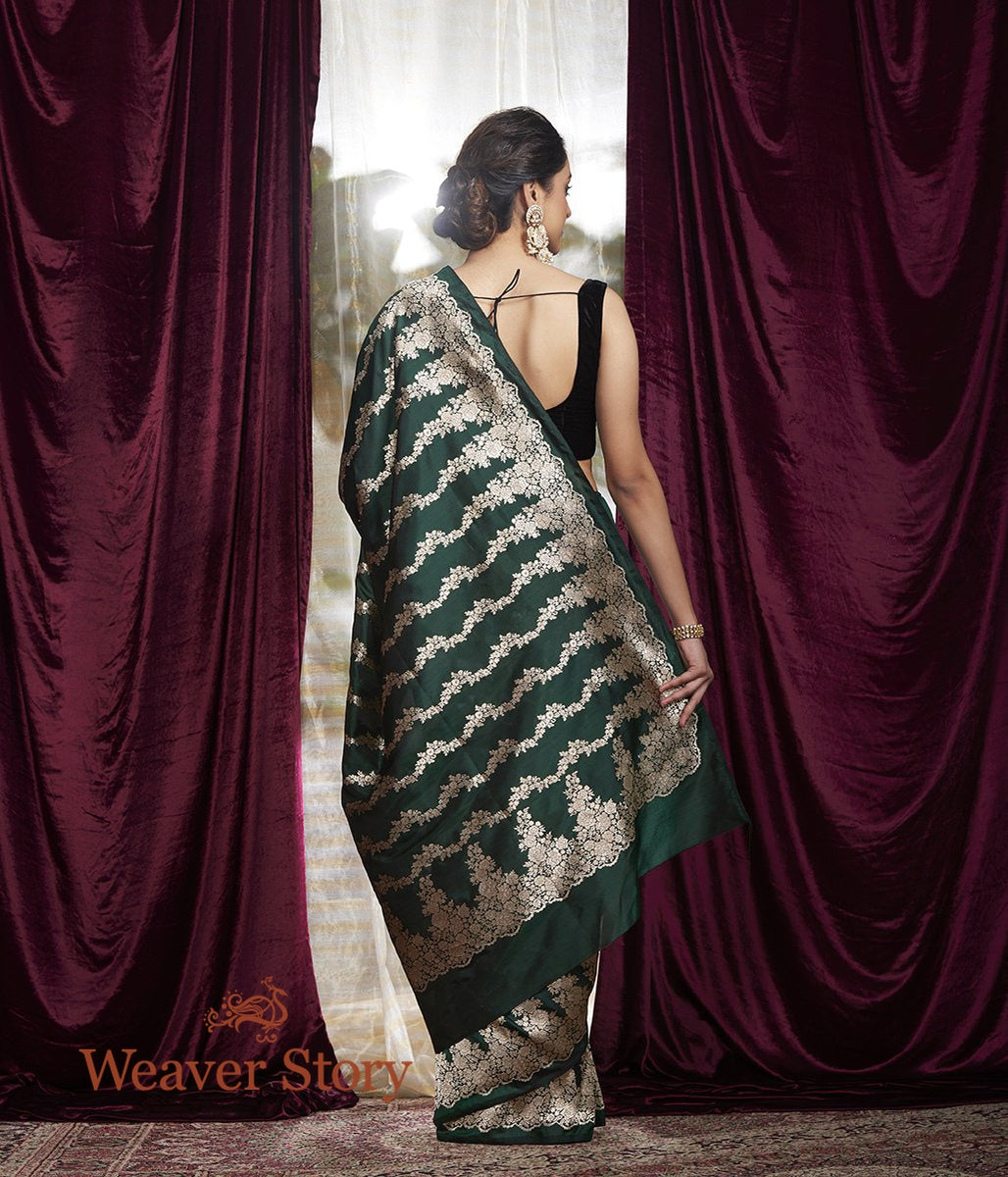 Handwoven_Green_Vertical_Floral_Bel_Banarasi_Saree_WeaverStory_03