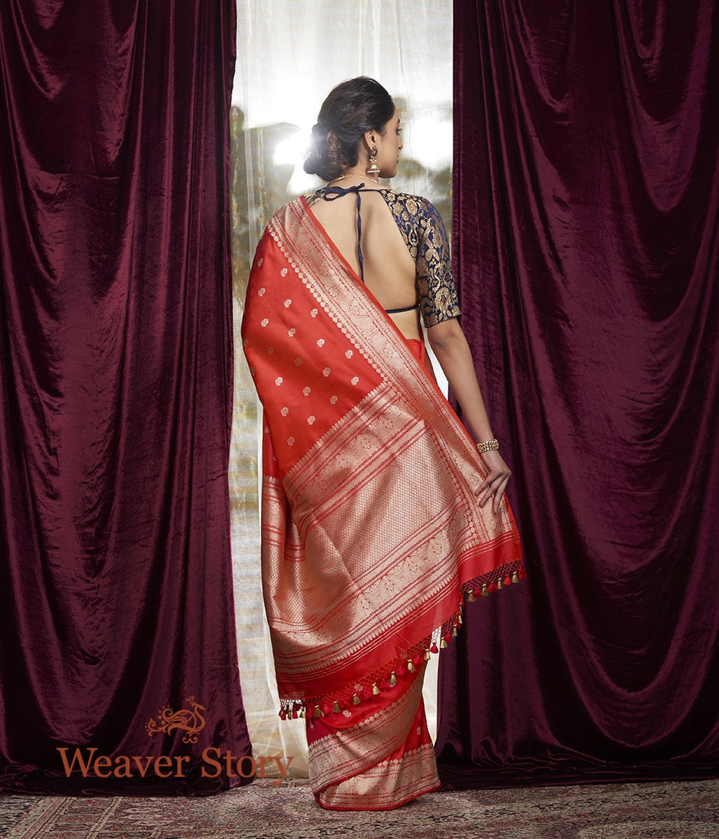 Handwoven_Red_Kadhwa_Booti_Banarasi_Saree_WeaverStory_03