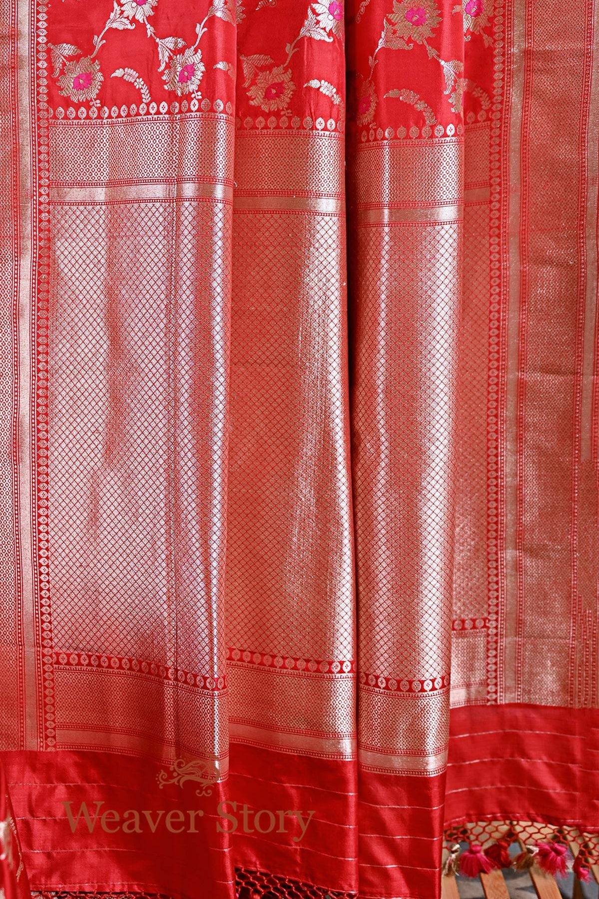 Red_Banarasi_Katan_Silk_Saree_with_Floral_Weave_and_Meenakari_WeaverStory_03