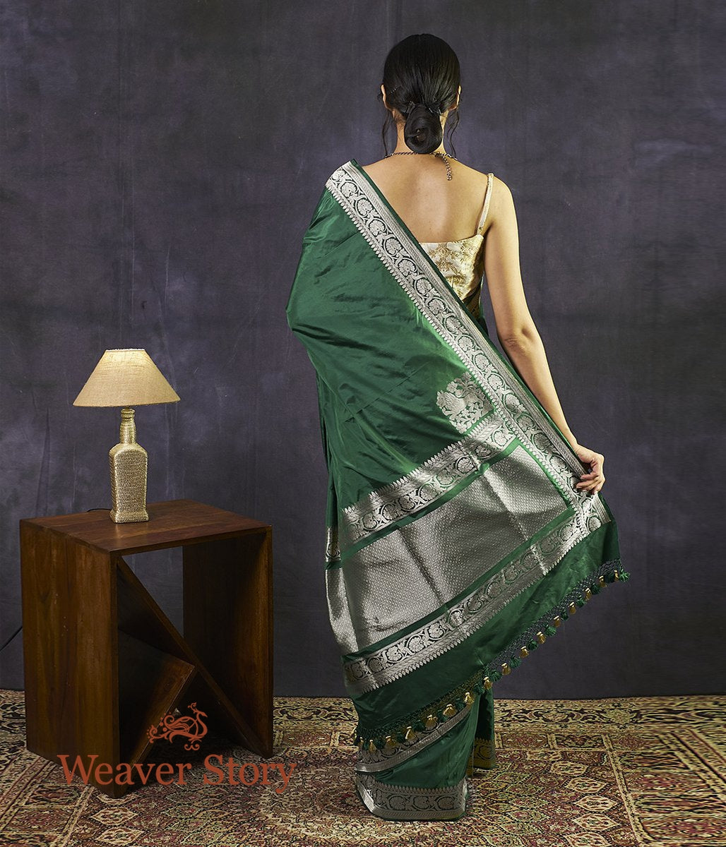 Handwoven_Emerald_Green_Katan_Silk_Saree_with_kadhwa_Border_and_Pallu_WeaverStory_03