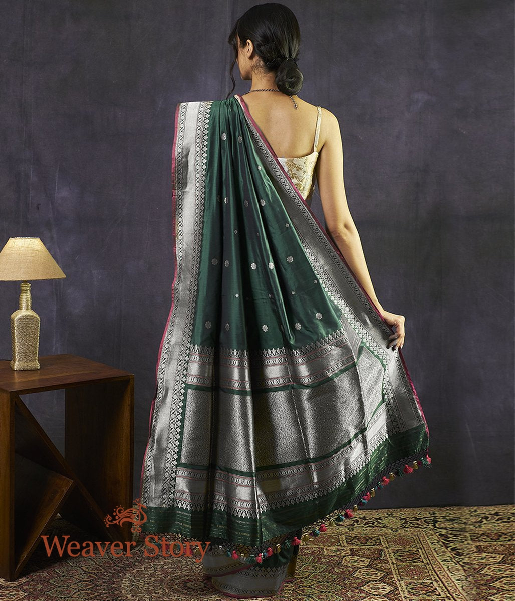 Handwoven_Bottle_Green_Dual_Tone_Saree_with_Kadhwa_Booti_WeaverStory_03