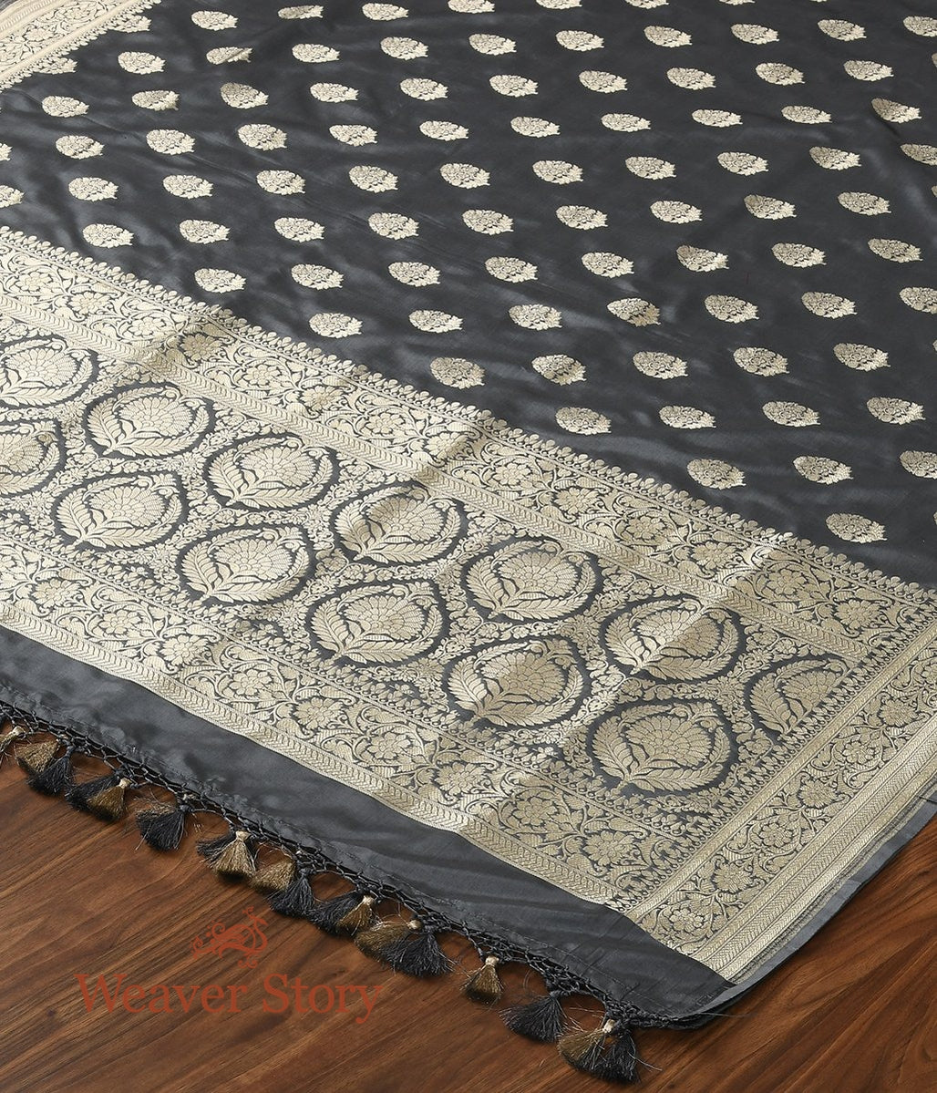 Handloom_Grey_Cutwork_Booti_Dupatta_WeaverStory_03