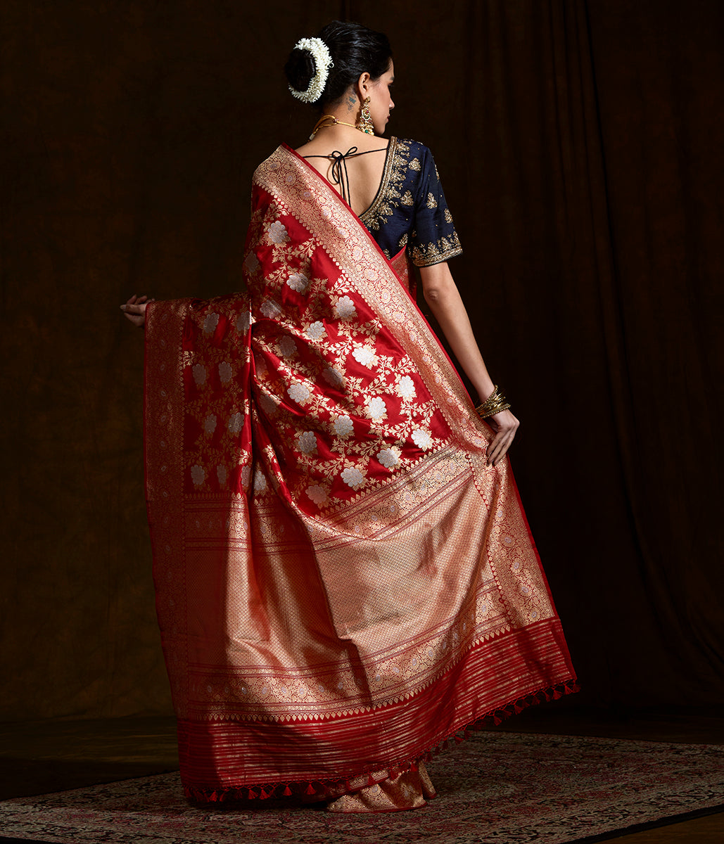 Bridal_red_sona_rupa_kadhwa_angoor_jangla_WeaverStory_03