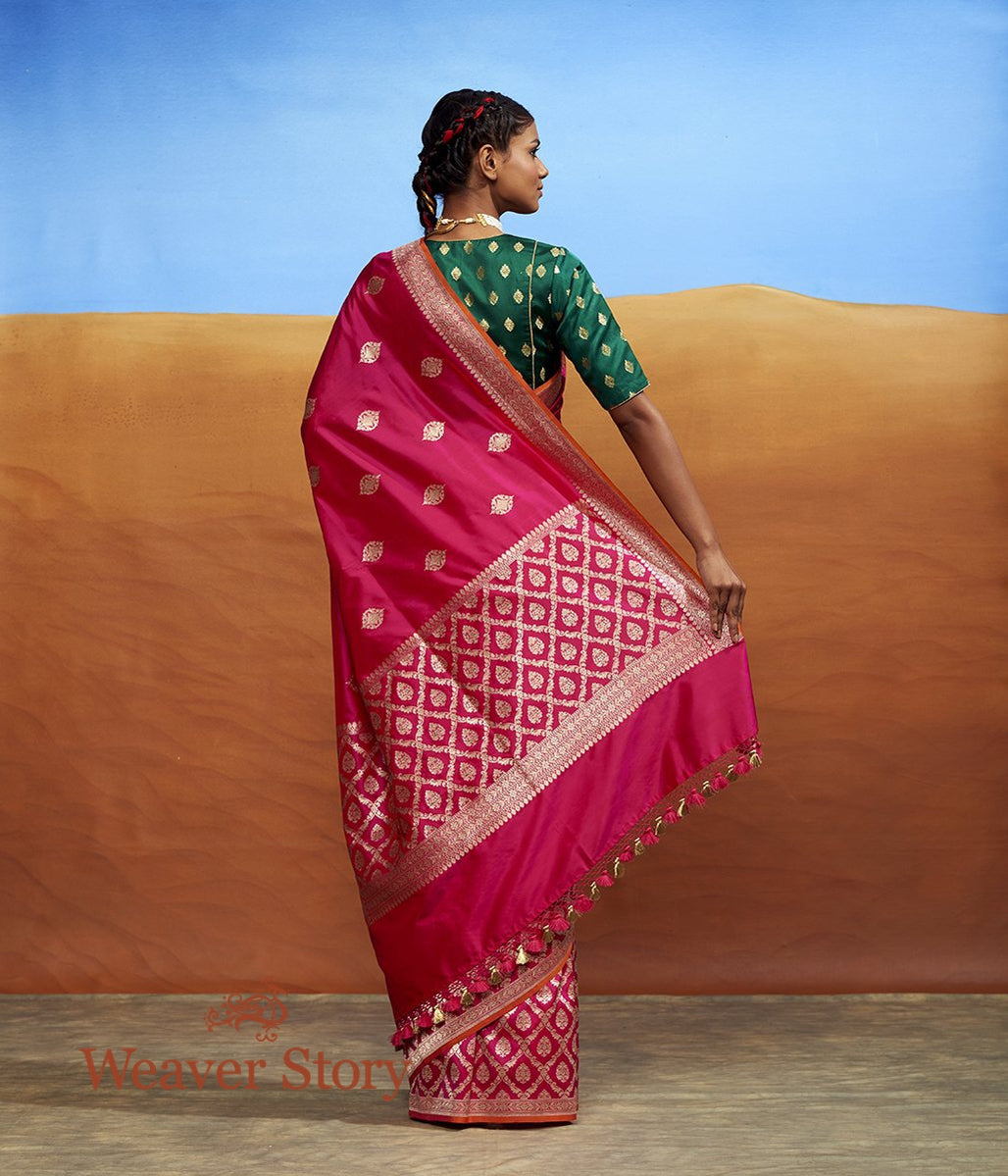 Handwoven_Pink_Kadhiyal_Border_Saree_with_Kadhwa_Boota_WeaverStory_03