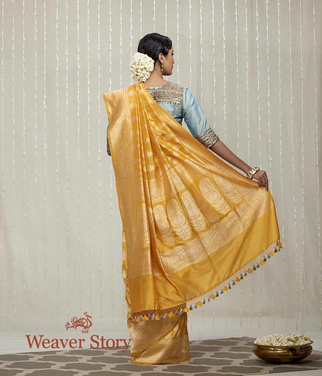 Handwoven_Yellow_Kadhwa_Jangla_Banarasi_Saree_with_Traditional_Motifs_WeaverStory_03
