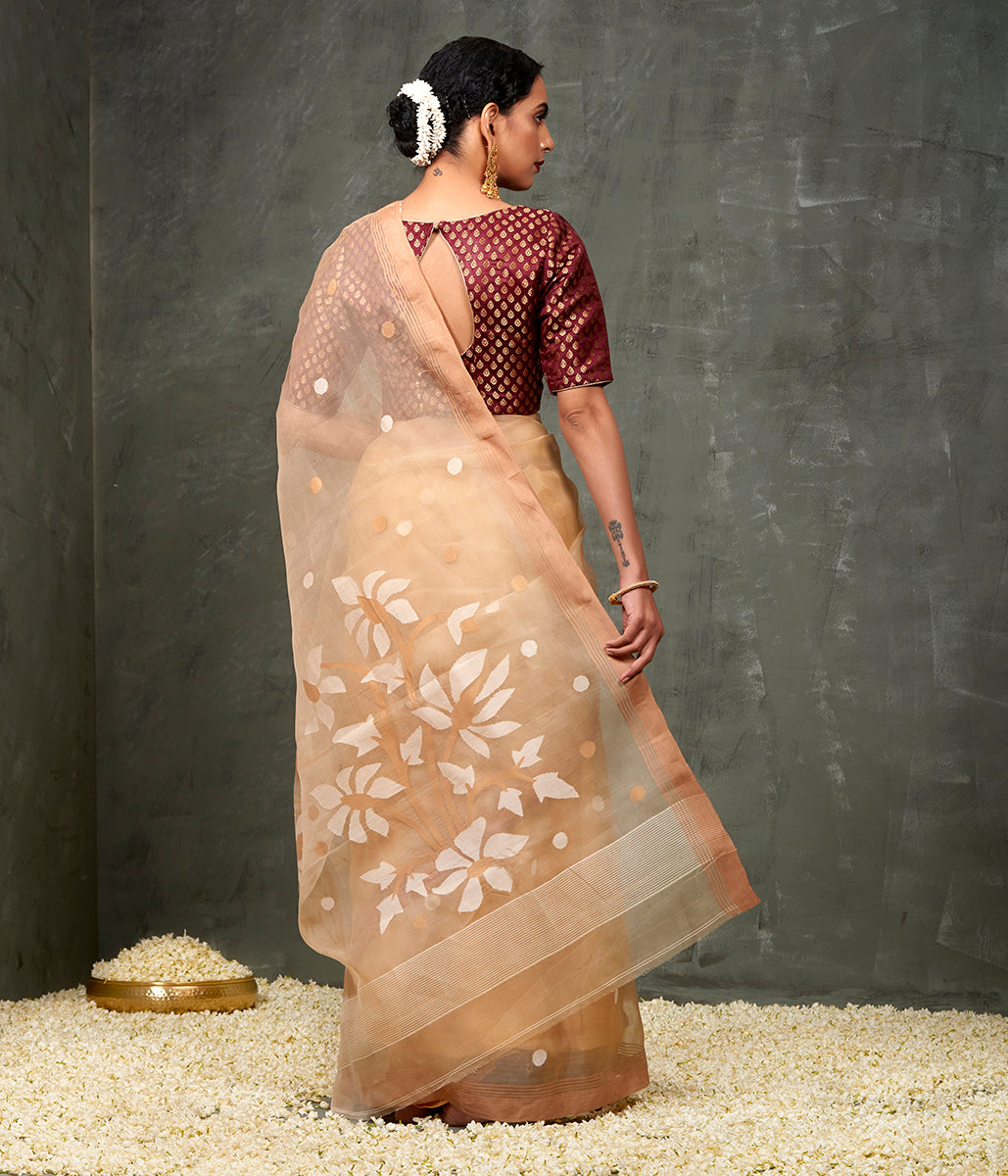 Handwoven_Beige_Muslin_Dhakai_Jamdani_Saree_with_Polka_Dots_WeaverStory_03