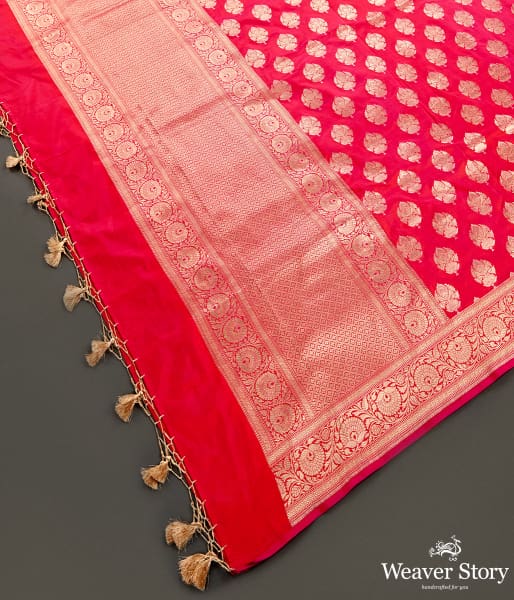 Handwoven_Pink_Orange_Shot_Color_Dupatta_with_Floral_Border_WeaverStory_03