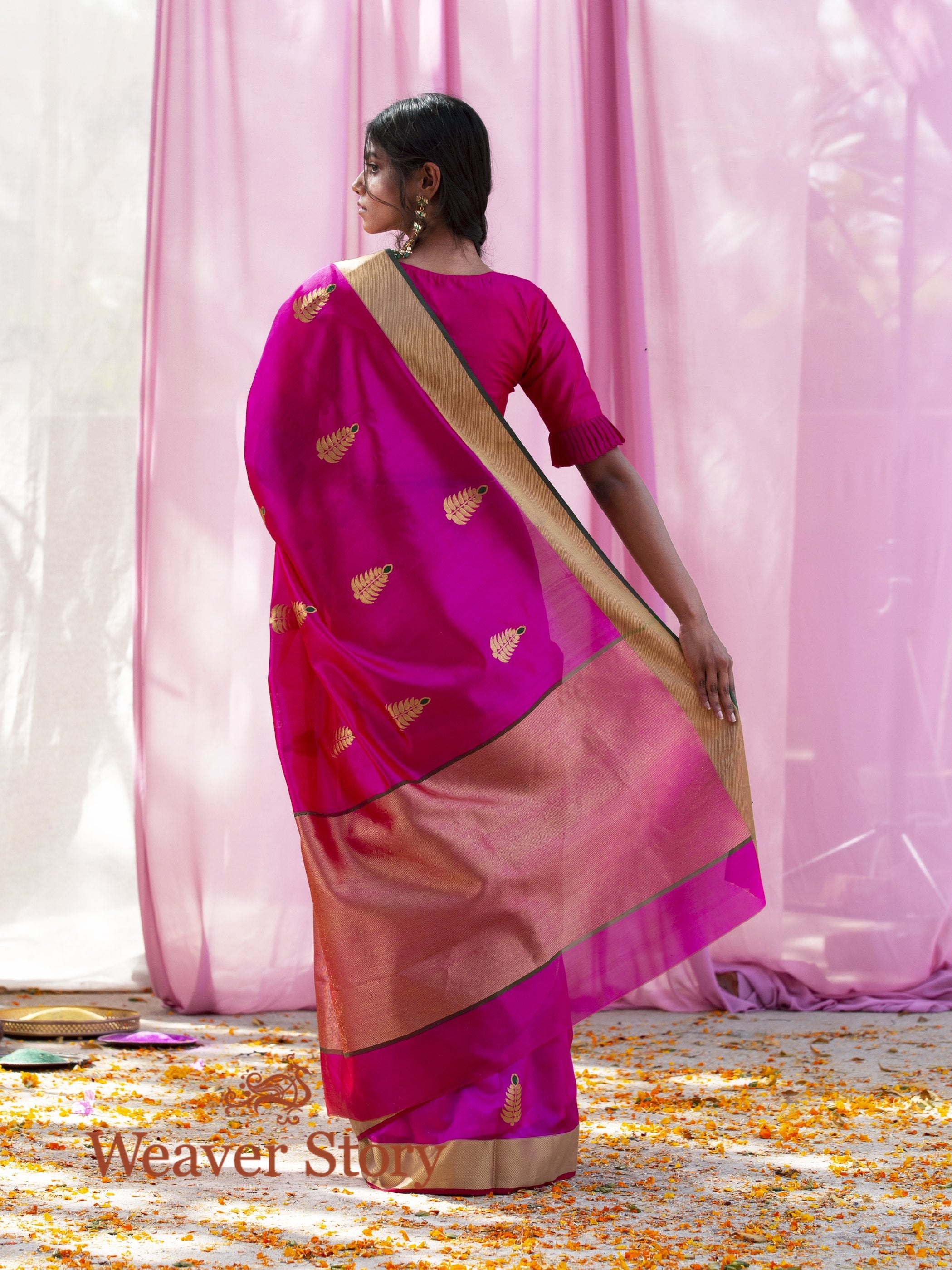 Handwoven_Hot_Pink_Chanderi_Saree_with_Leaf_Motif_WeaverStory_03