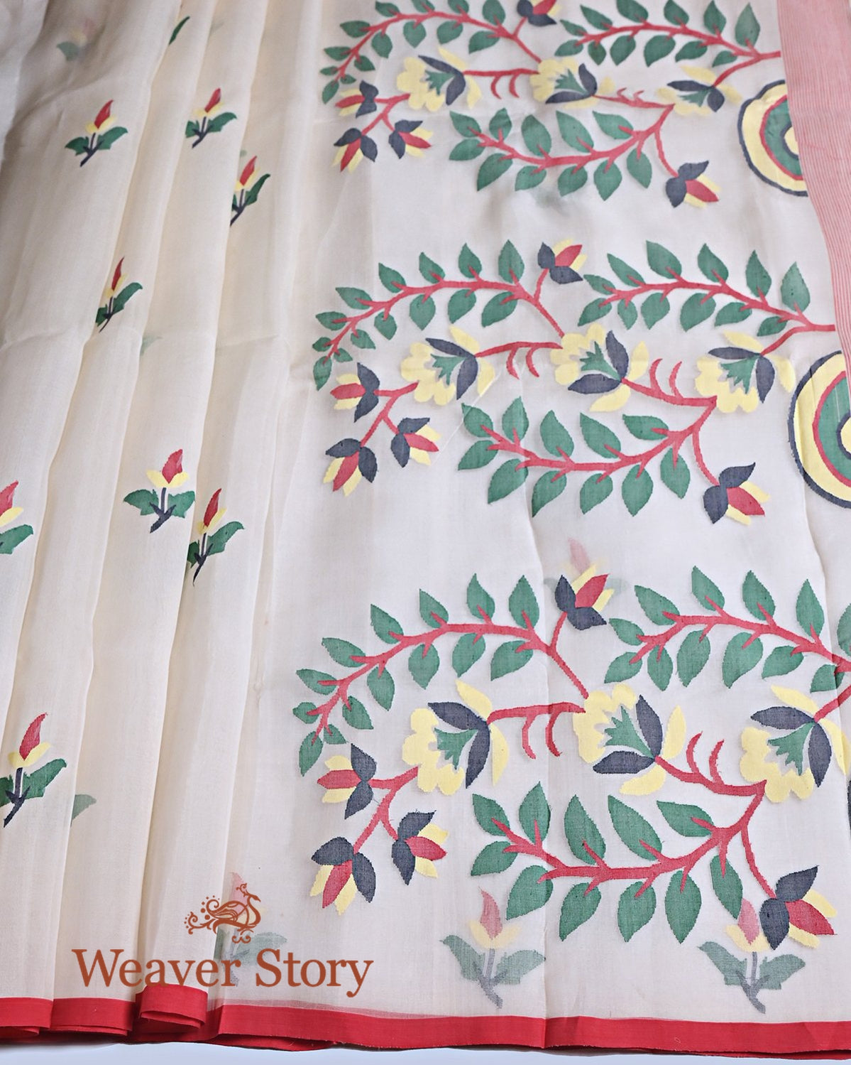 Handwoven_Offwhite_Silk_Muslin_Jamdani_Saree_with_Red_Selvedge_WeaverStory_03