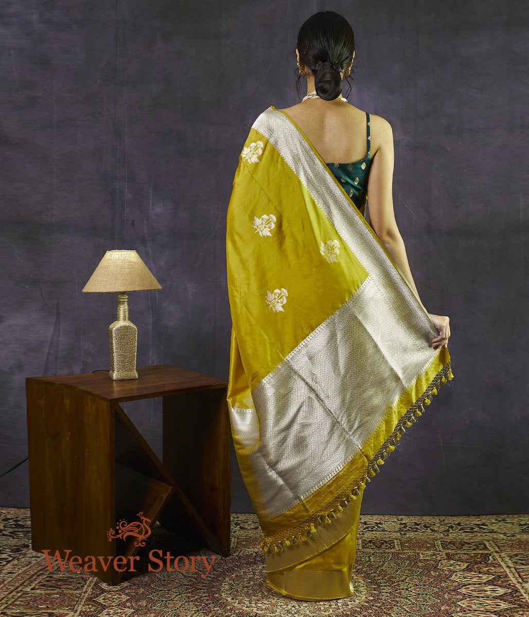Handwoven_Mustard_Yellow_Kadhwa_Weave_Saree_with_Floral_Booti_WeaverStory_03