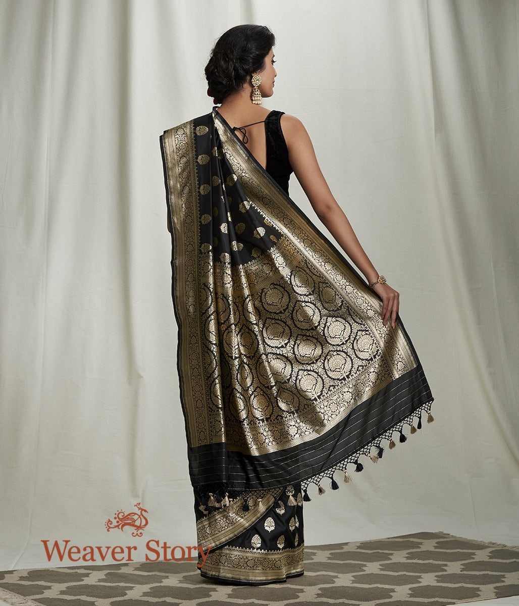Handwoven_Black_Banarasi_Cutwork_Booti_Saree_WeaverStory_03