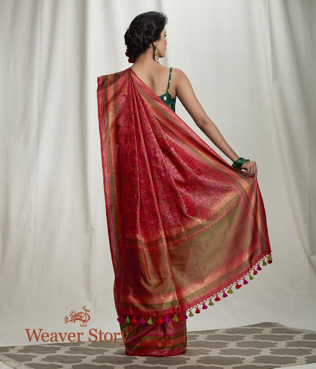Handloom_Pink_and_Red_Reshmi_Jamawar_Saree_WeaverStory_03