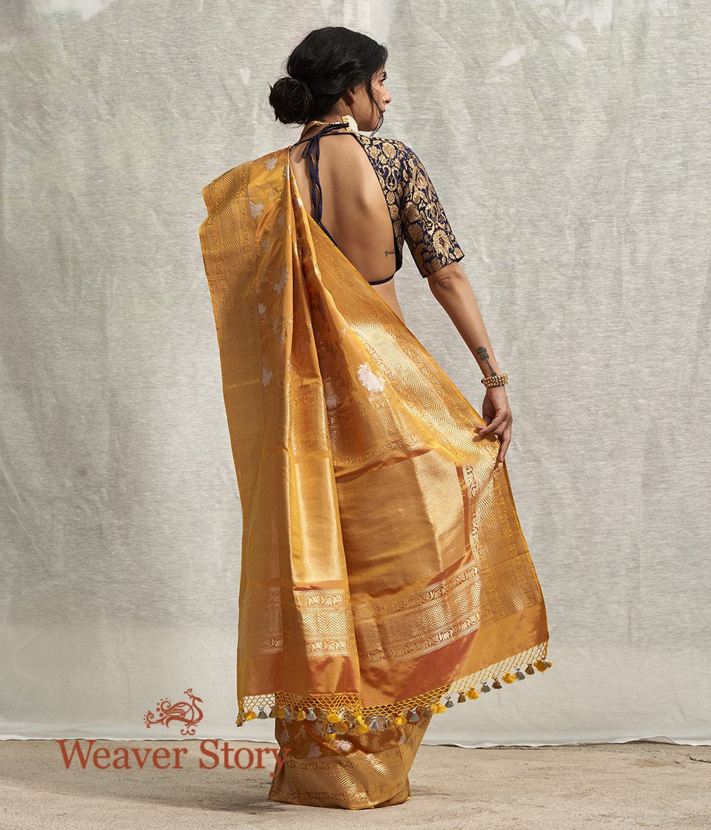 Handwoven_Gold_Dual_Tone_Lotus_Flower_Jangla_Saree_WeaverStory_03