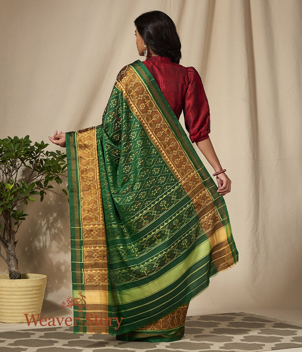 Handwoven_Green_Gujarat_Patola_Saree_WeaverStory_03