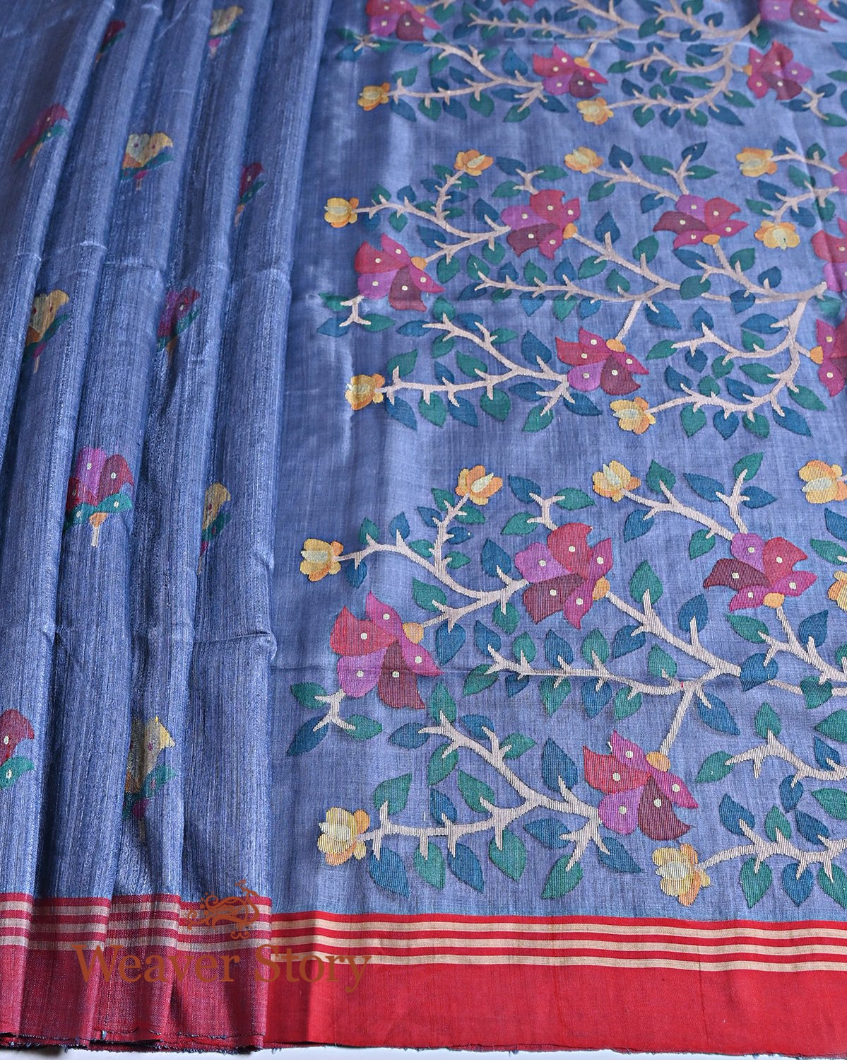 Handwoven_Grey_Matka_Silk_Jamdani_Saree_WeaverStory_03