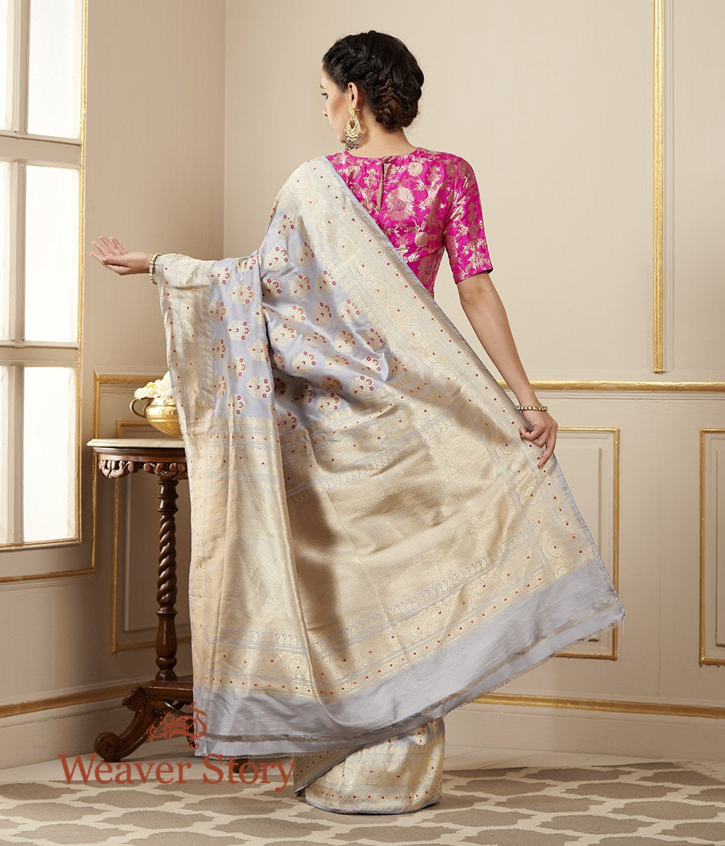 Handloom_Grey_Kadhwa_Booti_Banarasi_Saree_with_Beldaar_Border_WeaverStory_03