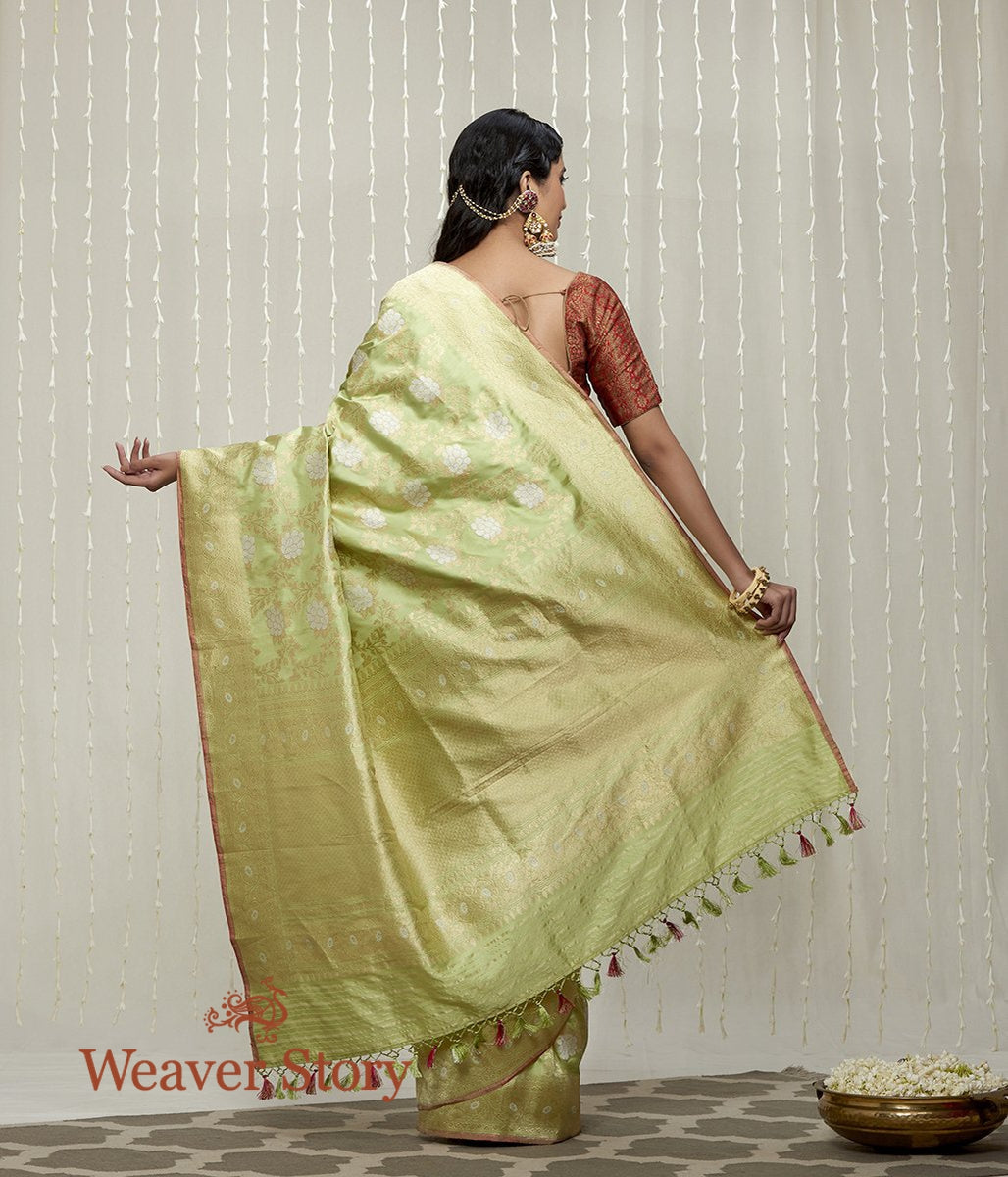 Handloom_Green_Angoor_Jaal_Banarasi_Saree_WeaverStory_03