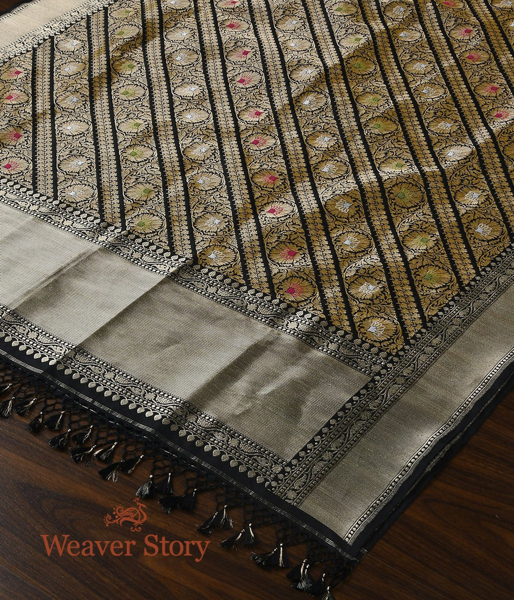 Handloom_Black_Aada_Kimkhab_Dupatta_WeaverStory_03