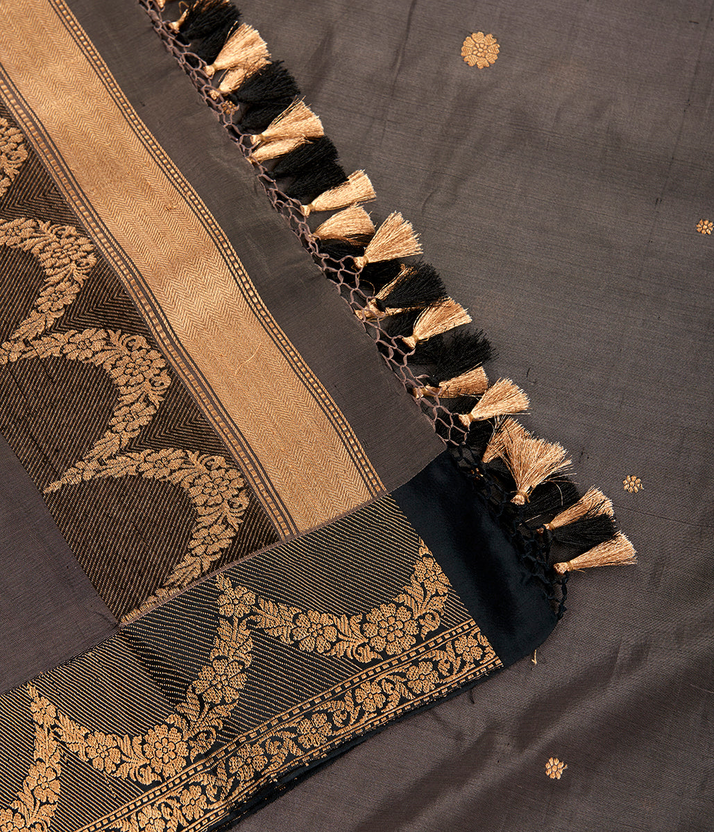Handwoven_Black_Katan_Silk_Dupatta_With_Beige_Grey_Striped_Kurta_WeaverStory_03