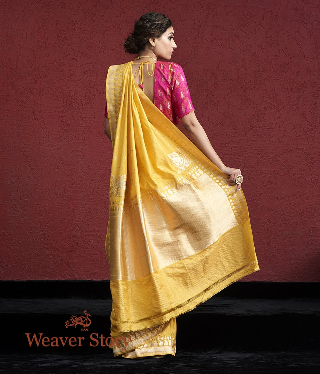 Handloom_Mustard_Asharfi_Booti_Ektara_Banarasi_Saree_WeaverStory_03
