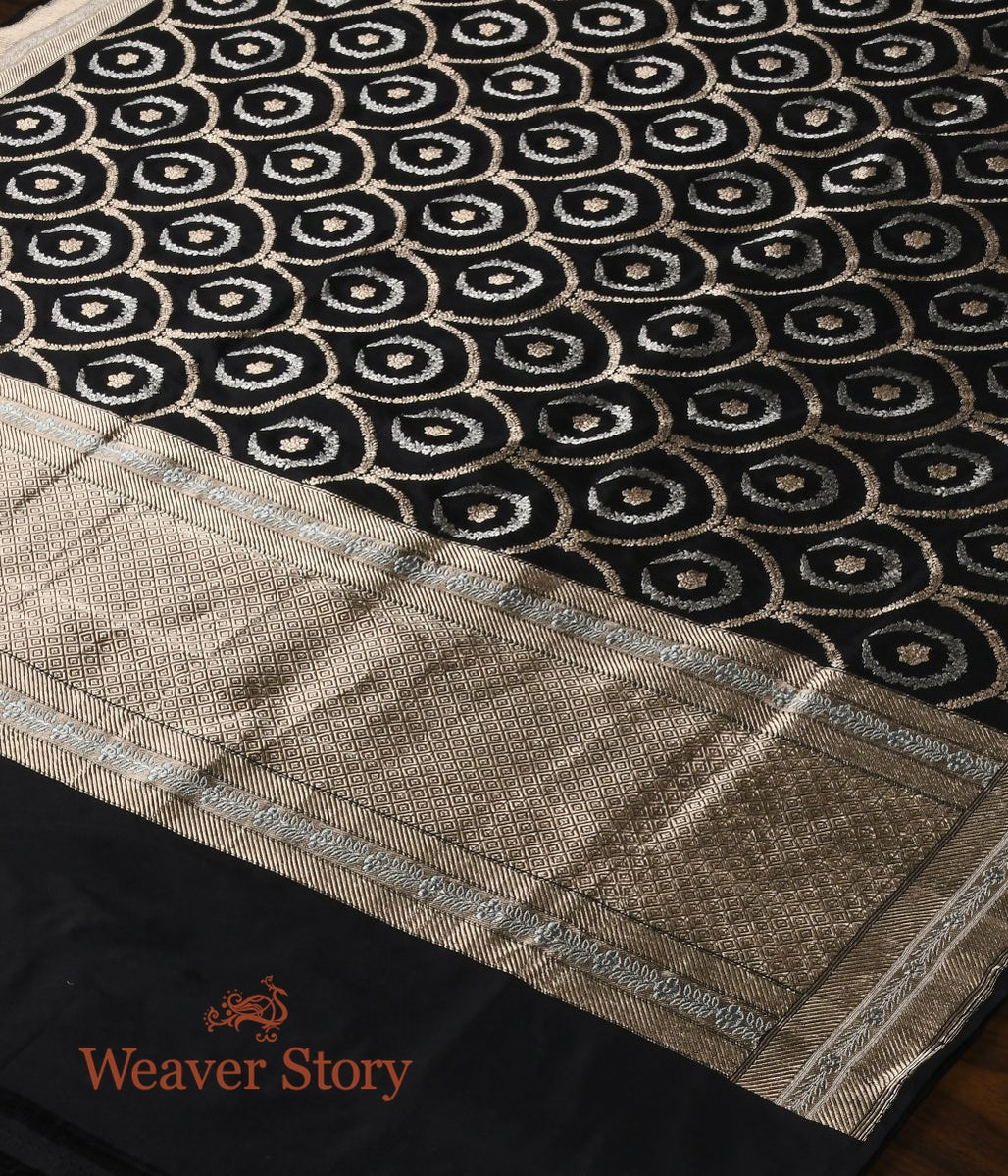 Handloom_Black_Kadhwa_Dupatta_with_Gold_and_Silver_Zari_Arches_WeaverStory_03