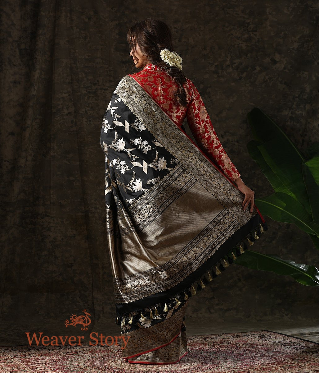 Handloom_Black_Sona_Rupa_Kadhwa_Jangla_Saree_WeaverStory_03