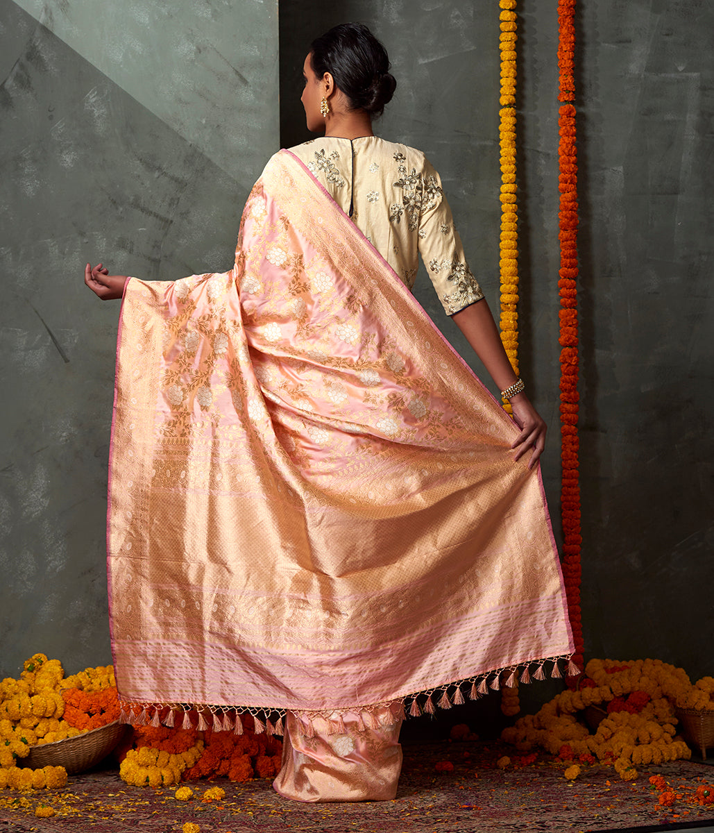 Handloom_Peach_and_Beige_Dual_Tone_Angoor_Jangla_Saree_WeaverStory_03