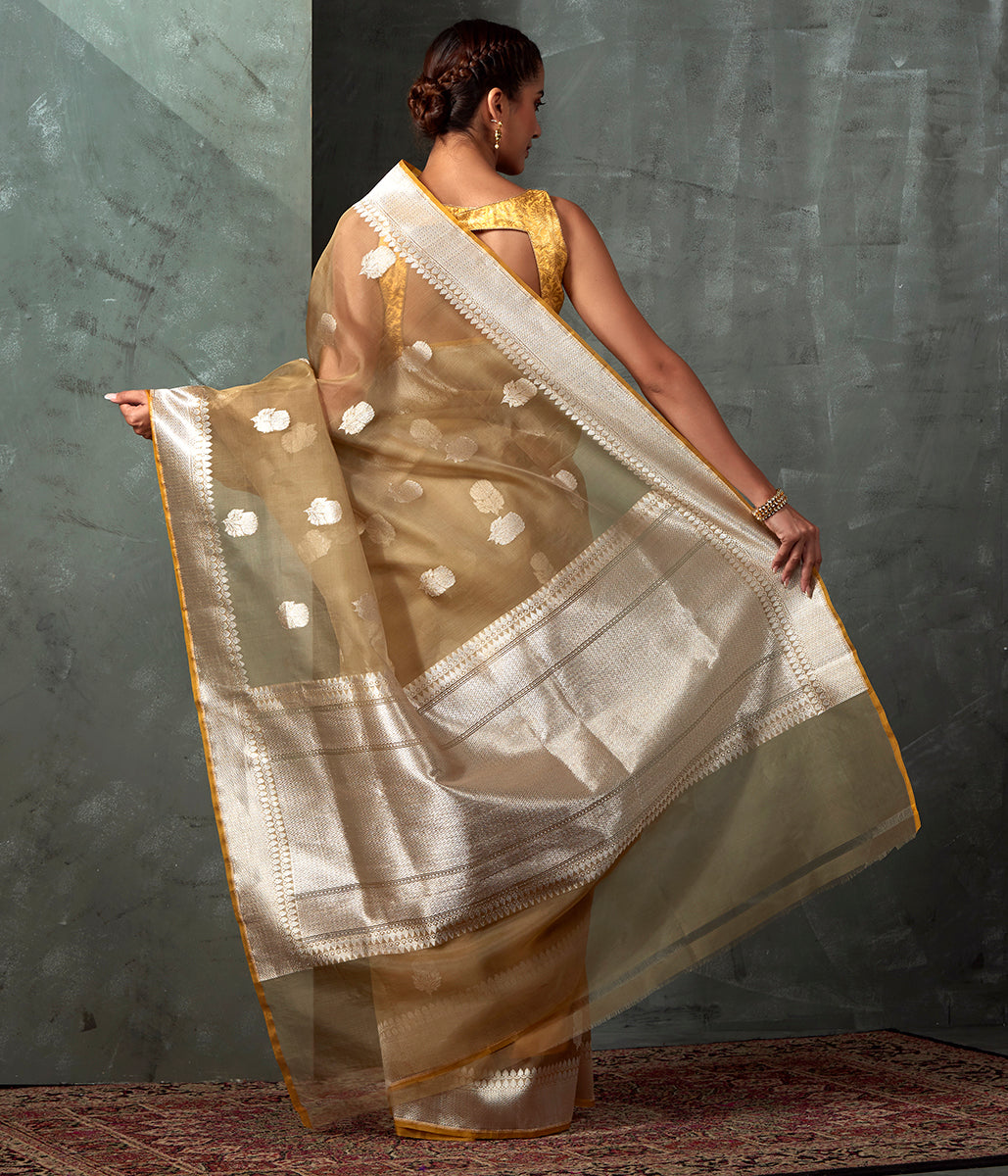 Handwoven_Brown_Kora_Silk_Saree_with_Kadhwa_Booti_And_Yellow_Selvedge_WeaverStory_03