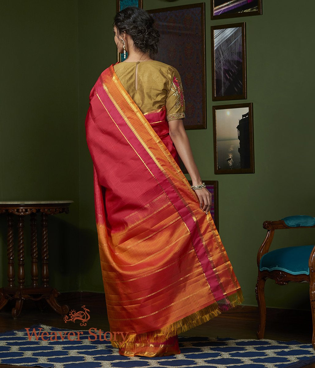 Handwoven_Red_and_Pink_Dual_Tone_Kanjivaram_Silk_Saree_WeaverStory_03