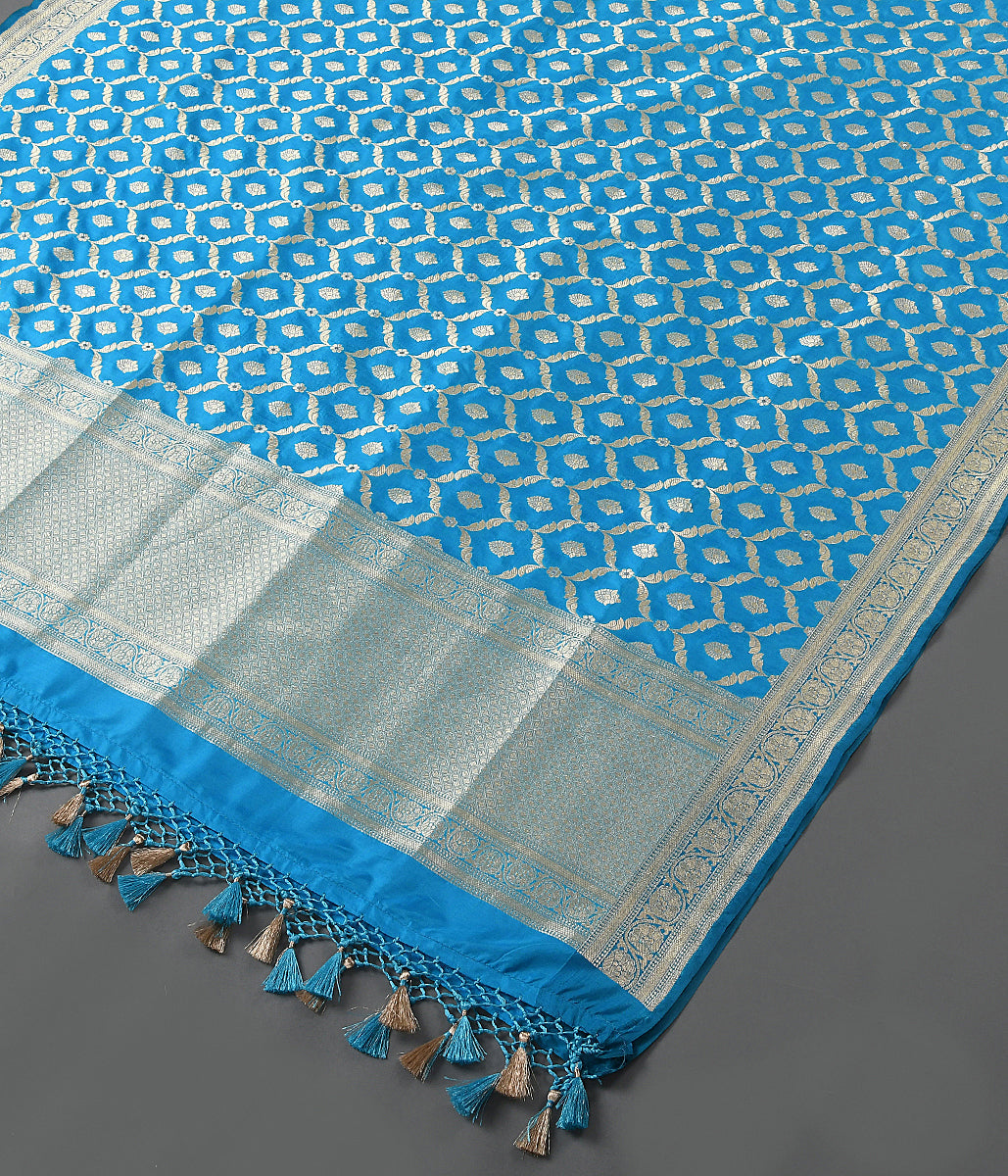 Handloom_Blue_Katan_Silk_Jangla_Dupatta_with_Meenakri_Jaal_WeaverStory_03